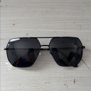 Oversized Black Aviator Sunglasses